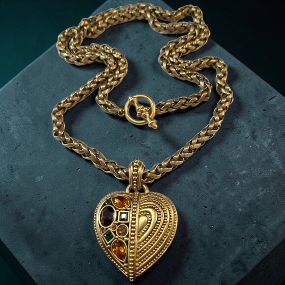 OSCAR de LA RENTA Chunky Crystal Heart 36" Wheat Chain Toggle Statement Necklace - Picture 3 of 6